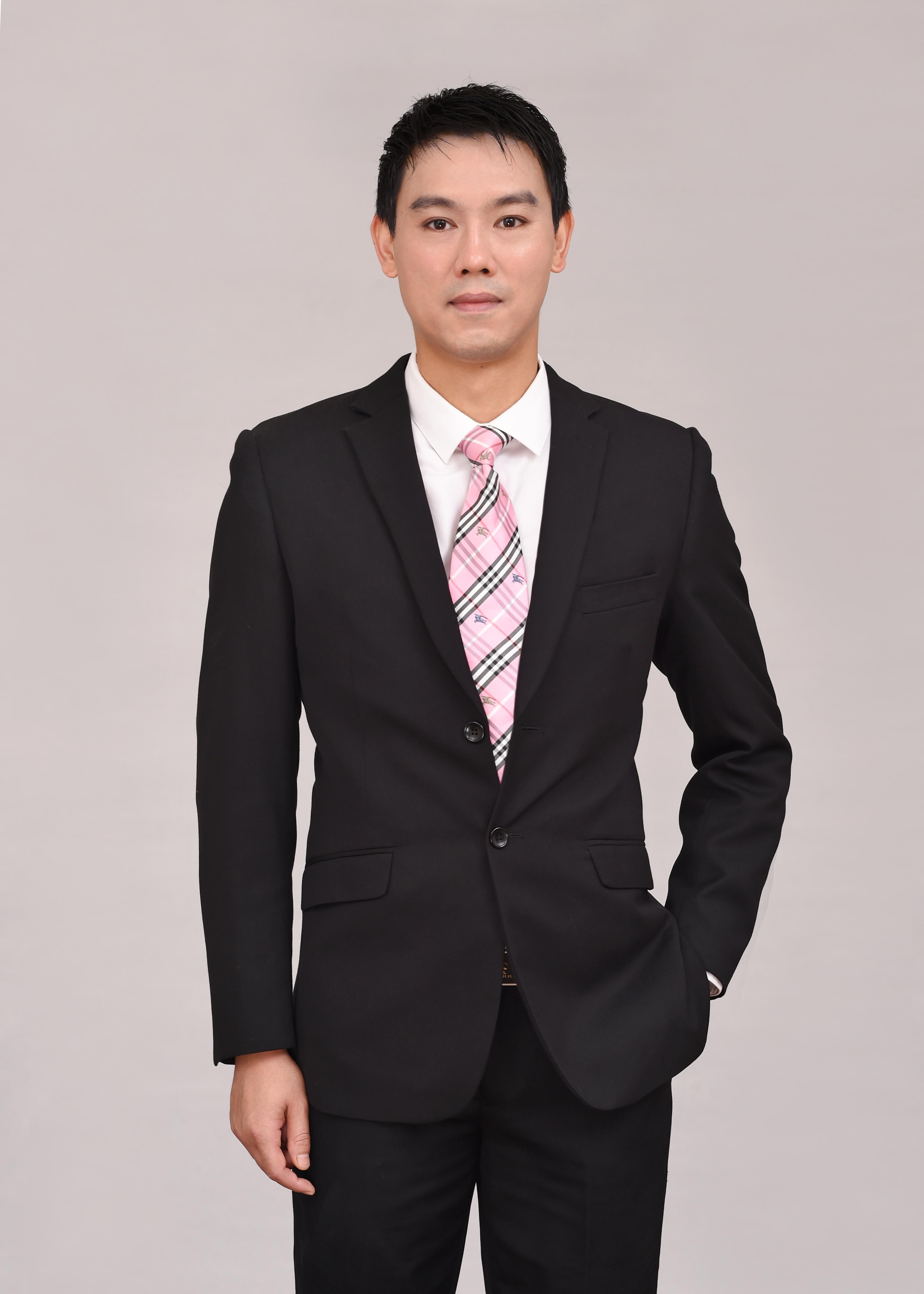 邓家伟 创意策略总监